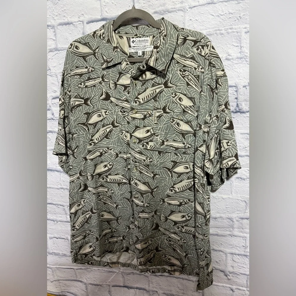 Columbia Short-Sleeve Fish Print Button-Up Shirt - Sage Green & Cream, Large